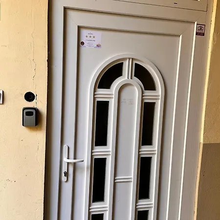 Ultra Modern בודפשט
